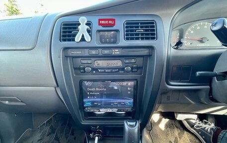 Toyota Hilux Surf III рестайлинг, 2001 год, 1 920 000 рублей, 30 фотография