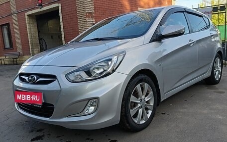 Hyundai Solaris II рестайлинг, 2012 год, 710 000 рублей, 1 фотография