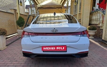 Hyundai Elantra, 2023 год, 2 250 000 рублей, 8 фотография