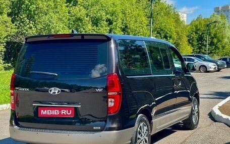 Hyundai Grand Starex Grand Starex I рестайлинг 2, 2019 год, 3 500 000 рублей, 5 фотография