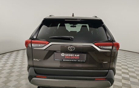 Toyota RAV4, 2019 год, 3 050 000 рублей, 6 фотография