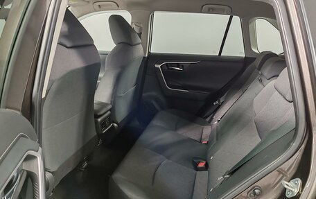 Toyota RAV4, 2019 год, 3 050 000 рублей, 11 фотография