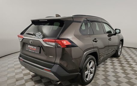 Toyota RAV4, 2019 год, 3 050 000 рублей, 5 фотография