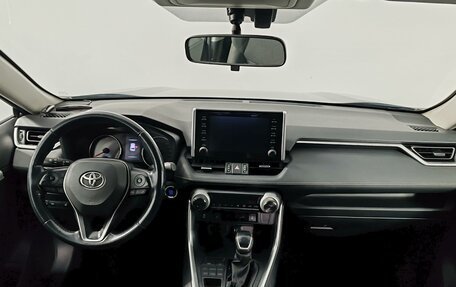 Toyota RAV4, 2019 год, 3 050 000 рублей, 13 фотография