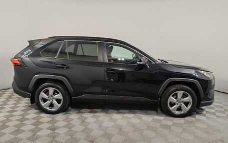 Toyota RAV4, 2021 год, 2 799 000 рублей, 4 фотография