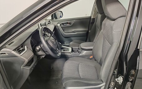Toyota RAV4, 2021 год, 2 799 000 рублей, 17 фотография