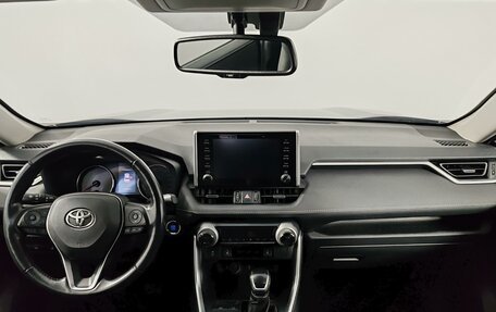 Toyota RAV4, 2021 год, 2 799 000 рублей, 14 фотография