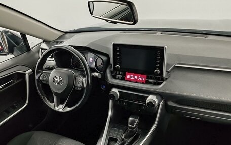Toyota RAV4, 2021 год, 2 799 000 рублей, 11 фотография