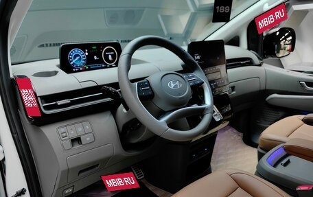 Hyundai Staria, 2024 год, 6 490 000 рублей, 19 фотография