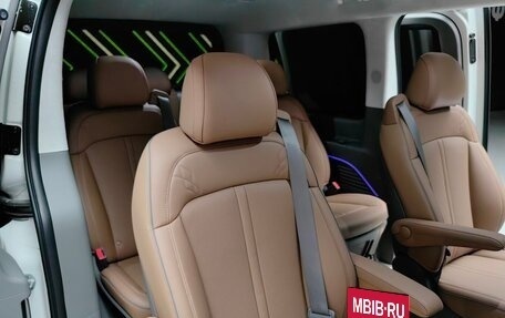 Hyundai Staria, 2024 год, 6 490 000 рублей, 32 фотография