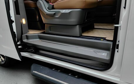 Hyundai Staria, 2024 год, 6 490 000 рублей, 34 фотография