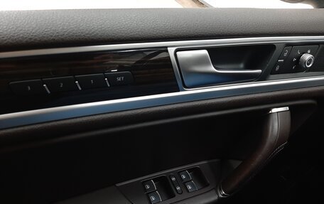 Volkswagen Touareg III, 2016 год, 3 790 000 рублей, 24 фотография