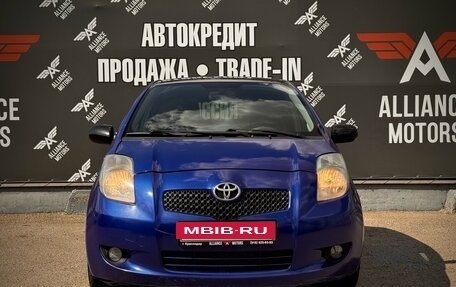 Toyota Yaris III рестайлинг, 2006 год, 599 000 рублей, 2 фотография