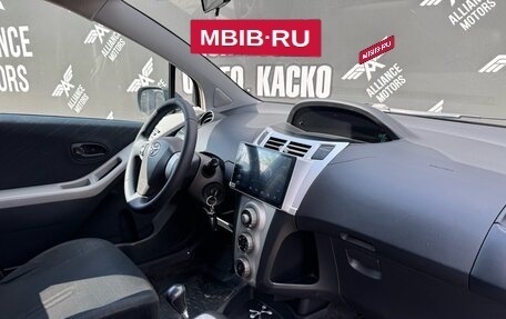Toyota Yaris III рестайлинг, 2006 год, 599 000 рублей, 22 фотография