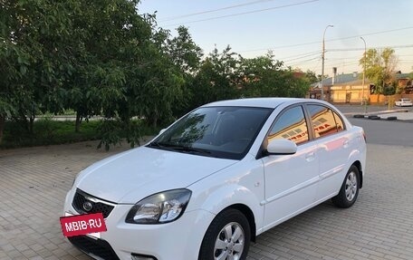 KIA Rio II, 2011 год, 720 000 рублей, 2 фотография