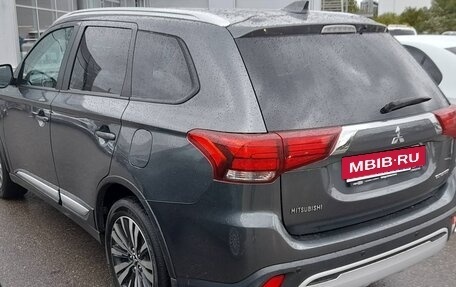 Mitsubishi Outlander III рестайлинг 3, 2019 год, 2 320 000 рублей, 7 фотография