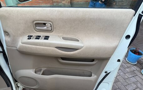 Nissan Serena II, 2002 год, 1 000 000 рублей, 20 фотография