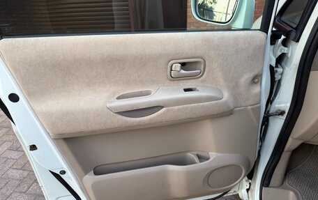 Nissan Serena II, 2002 год, 1 000 000 рублей, 21 фотография