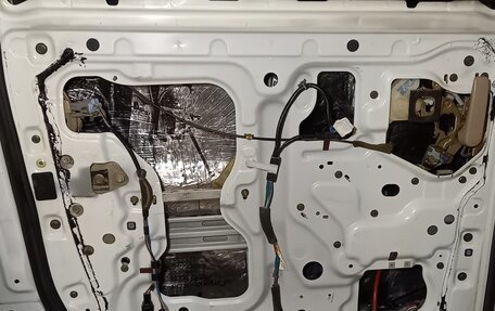 Nissan Serena II, 2002 год, 1 000 000 рублей, 32 фотография