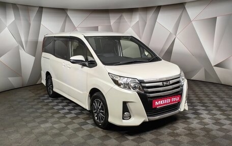 Toyota Noah III, 2016 год, 1 935 000 рублей, 3 фотография
