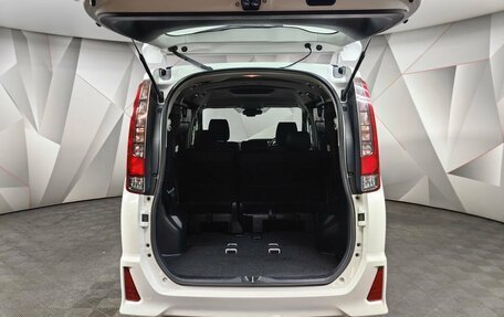 Toyota Noah III, 2016 год, 1 935 000 рублей, 12 фотография