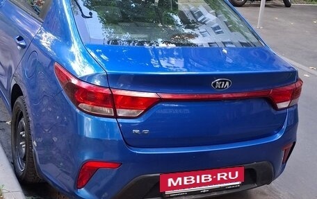 KIA Rio IV, 2018 год, 1 380 000 рублей, 2 фотография