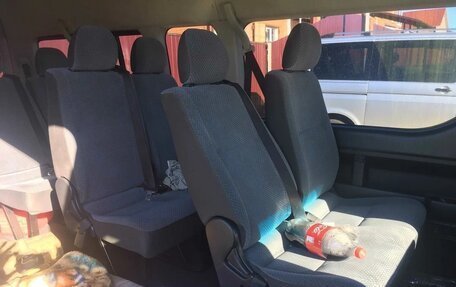Toyota HiAce H200, 2012 год, 3 200 000 рублей, 4 фотография