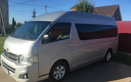 Toyota HiAce H200, 2012 год, 3 200 000 рублей, 3 фотография