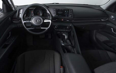 Hyundai Elantra, 2021 год, 2 340 000 рублей, 6 фотография