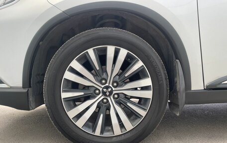 Mitsubishi Outlander III рестайлинг 3, 2019 год, 2 350 000 рублей, 18 фотография