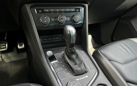 Volkswagen Tiguan II, 2019 год, 2 798 500 рублей, 19 фотография