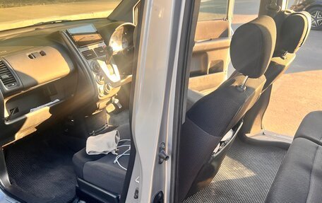 Honda Mobilio Spike I рестайлинг, 2003 год, 760 000 рублей, 6 фотография
