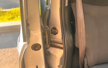 Honda Mobilio Spike I рестайлинг, 2003 год, 760 000 рублей, 8 фотография