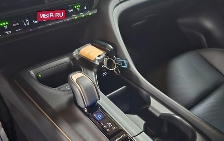 Toyota Crown, 2023 год, 5 110 000 рублей, 10 фотография