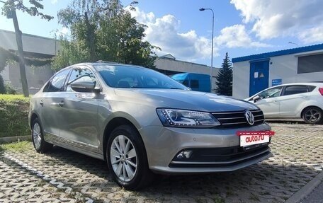 Volkswagen Jetta VI, 2017 год, 1 780 000 рублей, 3 фотография