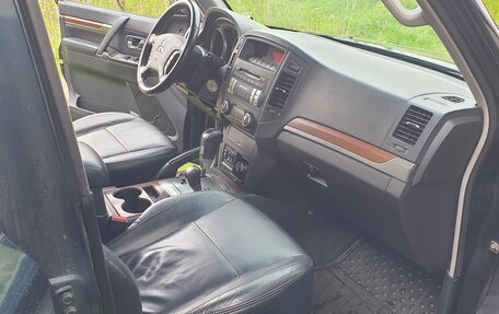Mitsubishi Pajero IV, 2007 год, 1 600 000 рублей, 18 фотография