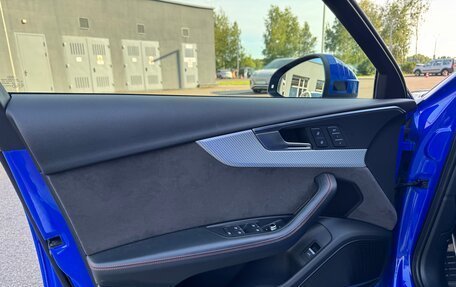 Audi RS 4, 2019 год, 4 999 999 рублей, 14 фотография