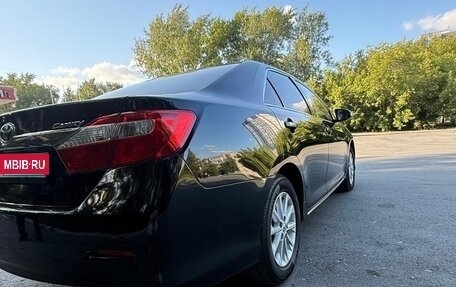 Toyota Camry, 2012 год, 1 950 000 рублей, 6 фотография