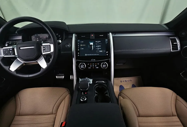 Land Rover Discovery V, 2024 год, 8 740 000 рублей, 5 фотография