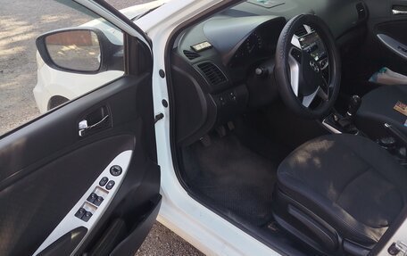 Hyundai Solaris II рестайлинг, 2013 год, 920 000 рублей, 10 фотография