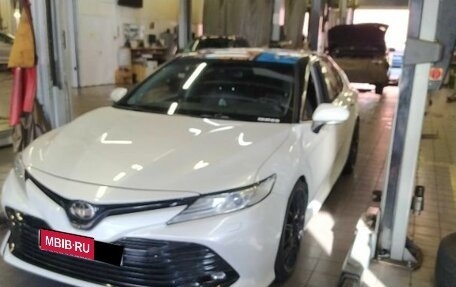 Toyota Camry, 2018 год, 2 730 000 рублей, 1 фотография