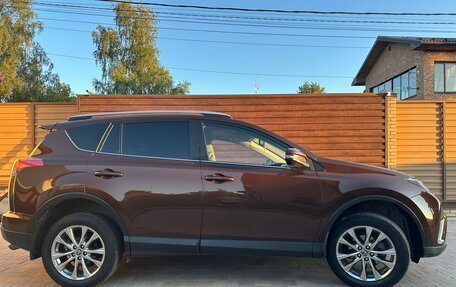 Toyota RAV4, 2017 год, 2 350 000 рублей, 6 фотография