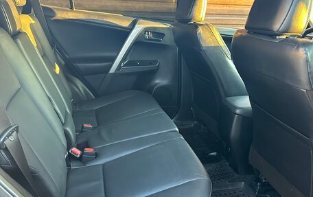 Toyota RAV4, 2017 год, 2 350 000 рублей, 12 фотография