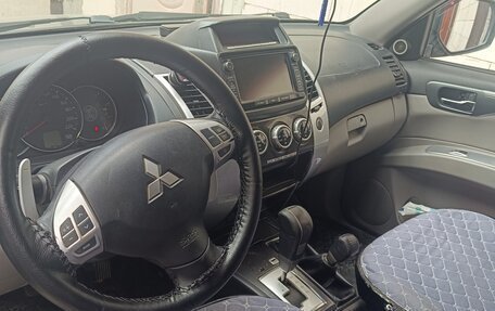 Mitsubishi Pajero Sport II рестайлинг, 2014 год, 2 150 000 рублей, 4 фотография