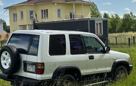 Isuzu Bighorn II, 1996 год, 650 000 рублей, 2 фотография