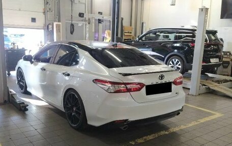 Toyota Camry, 2018 год, 2 730 000 рублей, 4 фотография