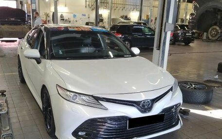 Toyota Camry, 2018 год, 2 730 000 рублей, 2 фотография