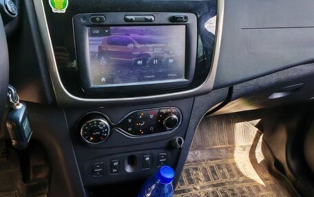 Renault Sandero II рестайлинг, 2015 год, 650 000 рублей, 6 фотография