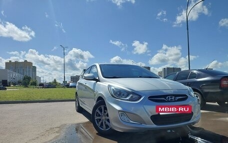 Hyundai Solaris II рестайлинг, 2014 год, 850 000 рублей, 2 фотография