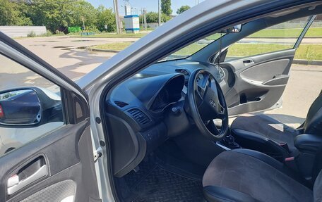 Hyundai Solaris II рестайлинг, 2014 год, 850 000 рублей, 16 фотография